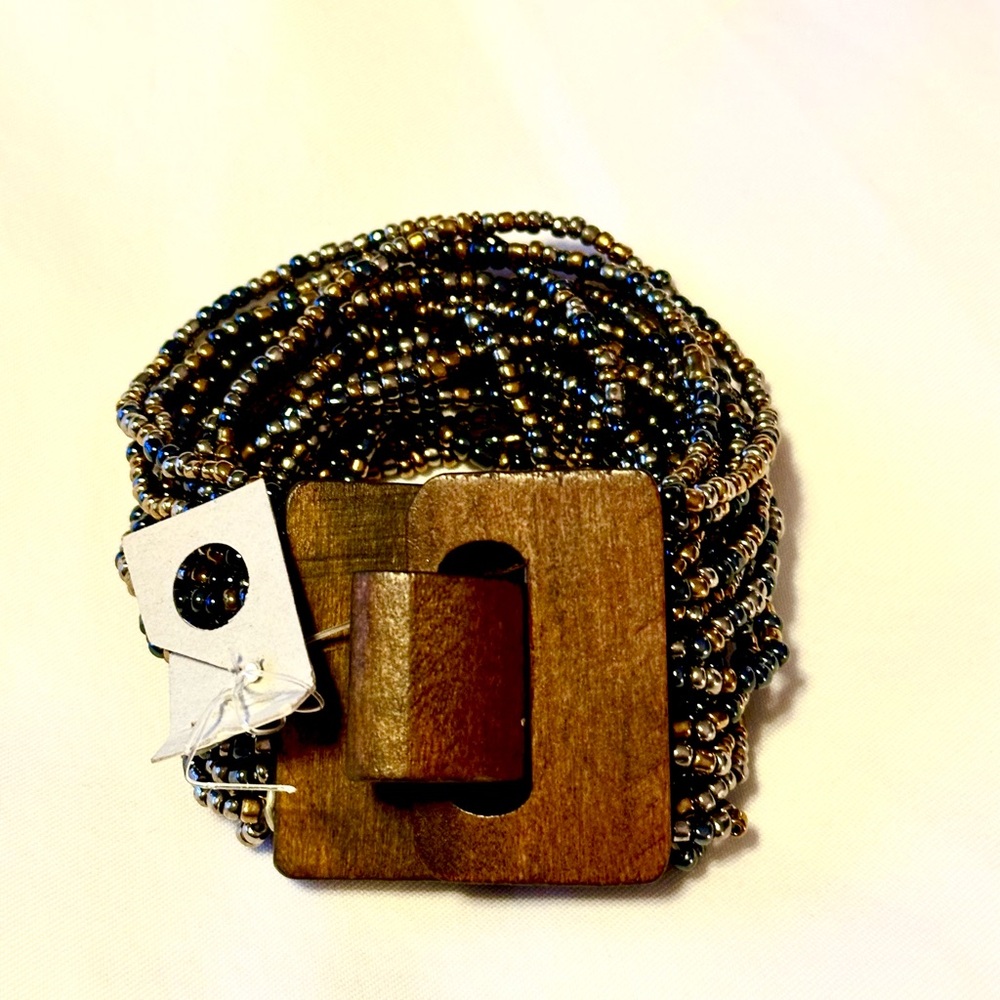 Elegant Beaded Bracelet with Wooden Accent